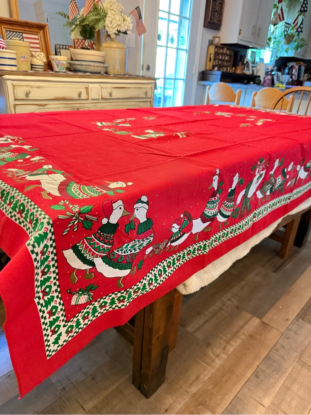 Super cute! Vintage New Christmas Geese Duck Holiday Tablecloth. Grandmacore